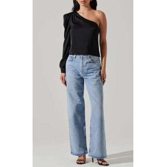 NEW ASTR THE LABEL Asymmetrical Puff Sleeve One Shoulder Satin Top Size S - Picture 8 of 8